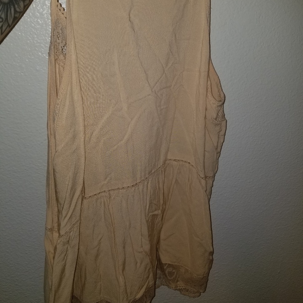 Top - Picture 2 of 2